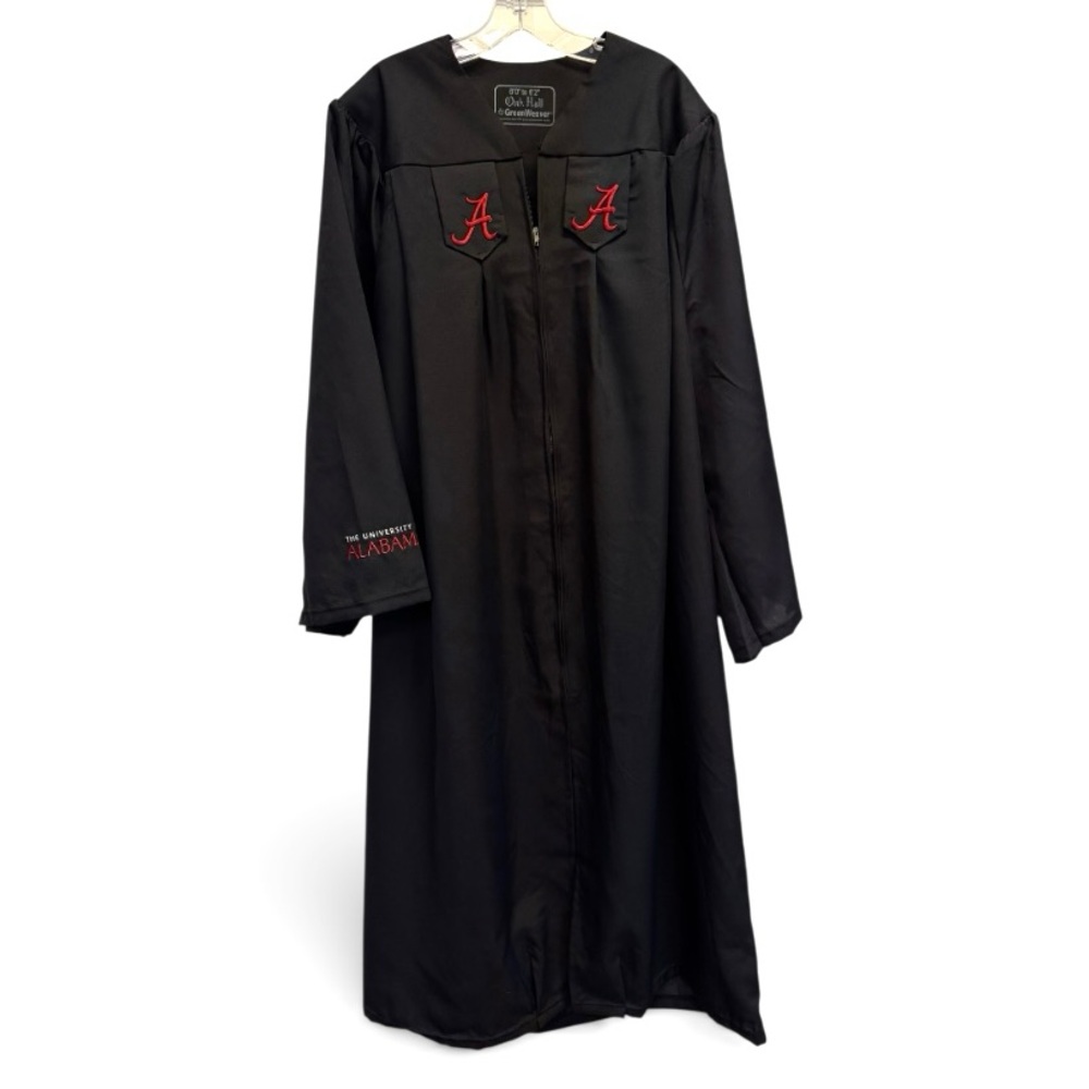 Oak Hall Green Weaver Black University of Alabama Graduation Gown  6’0 -6’2